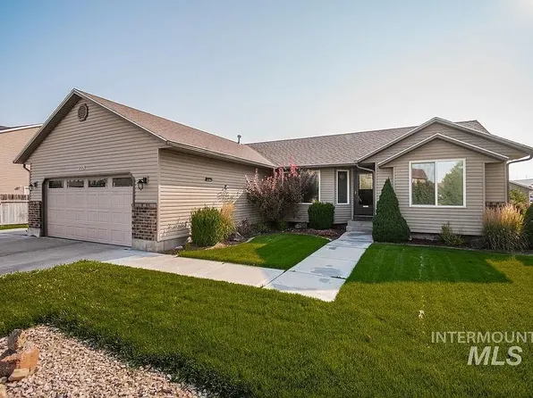 2221 S Frontier Dr, Ammon, ID 83406