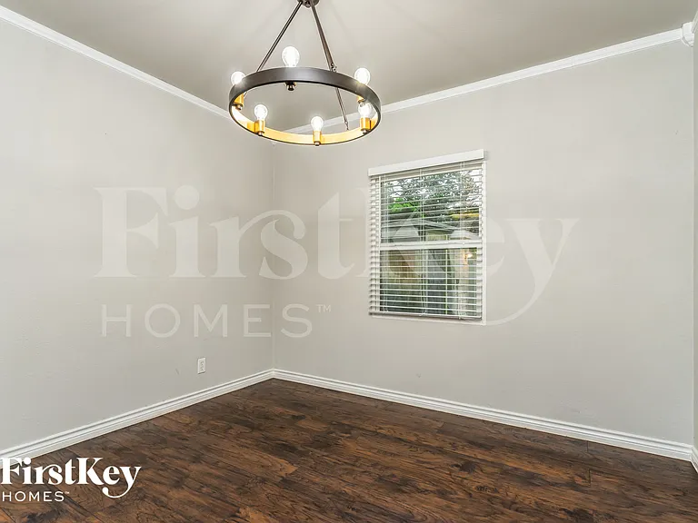 11517 Fernald Ave — Photo 6