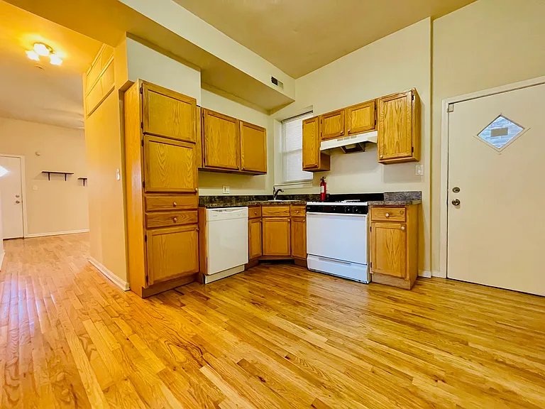 713 S Aberdeen St #3R — Photo 1