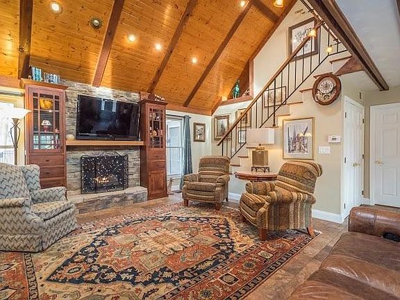 4th image of 2427 Mill Trace Ln