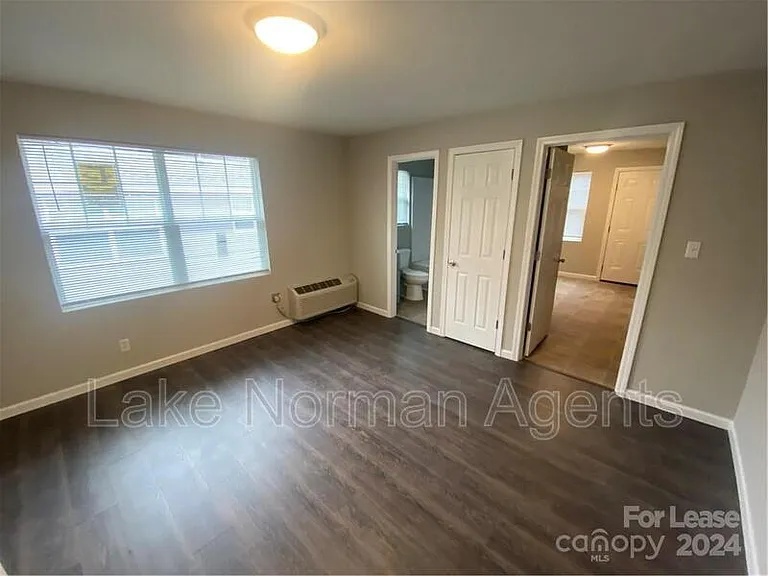 720 E Pine St — Photo 7