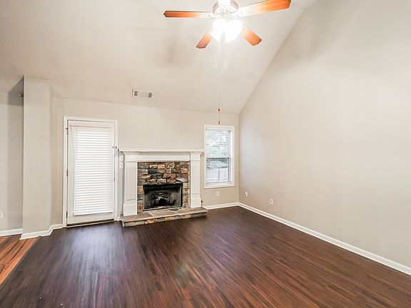 4th image of 64 Hamil Ct NW