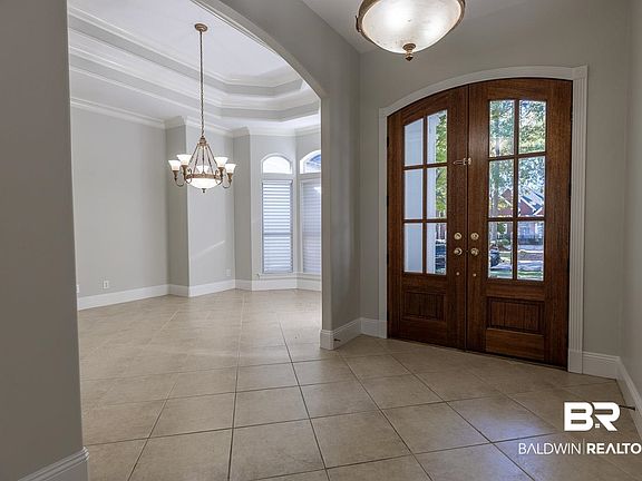 4th image of 105 Pebble Ct