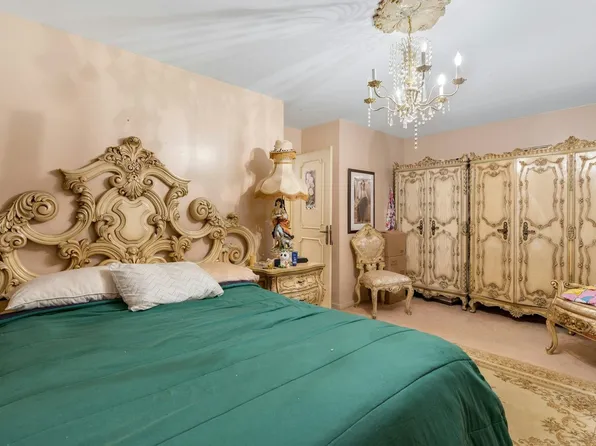 3218 Pleasant Avenue image 27 of 44