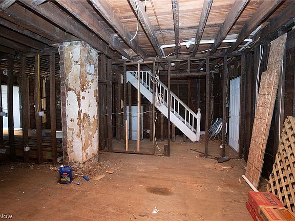 3rd image of 1837 Penn Pl NE
