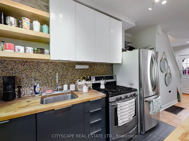 193 Coxwell Ave #UPPER — Photo 8