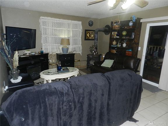 4th image of 14718 27th Ave E