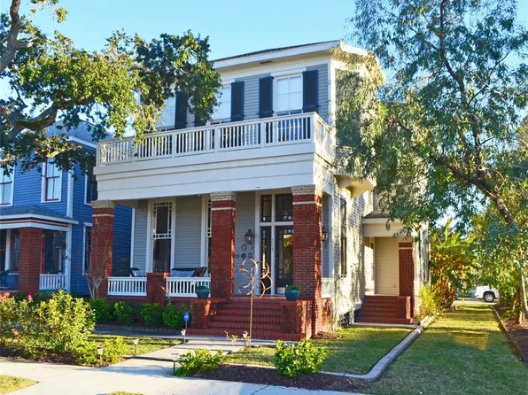 1227 Winnie St, Galveston, TX 77550