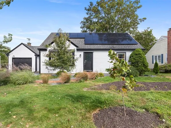 26 Canario Dr, Warren, RI 02885