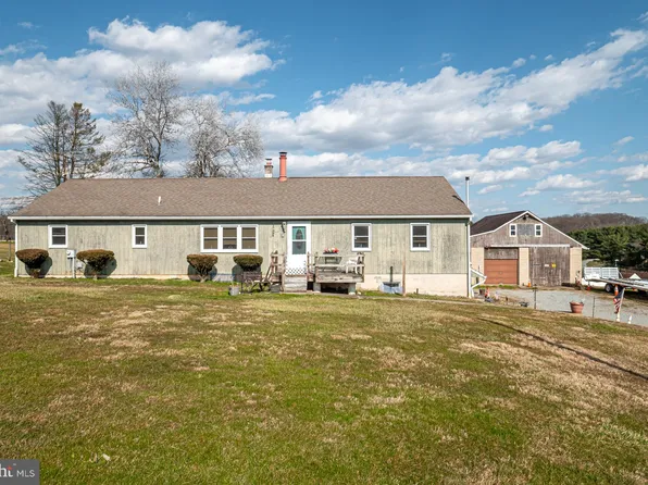 972 Ashville Rd, Oxford, PA 19363