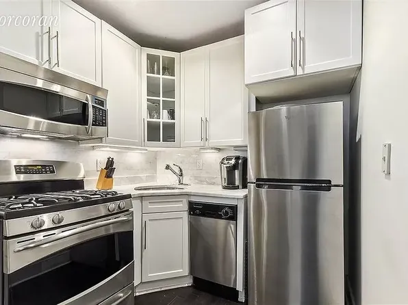 555 Lenox Avenue image 1 of 5