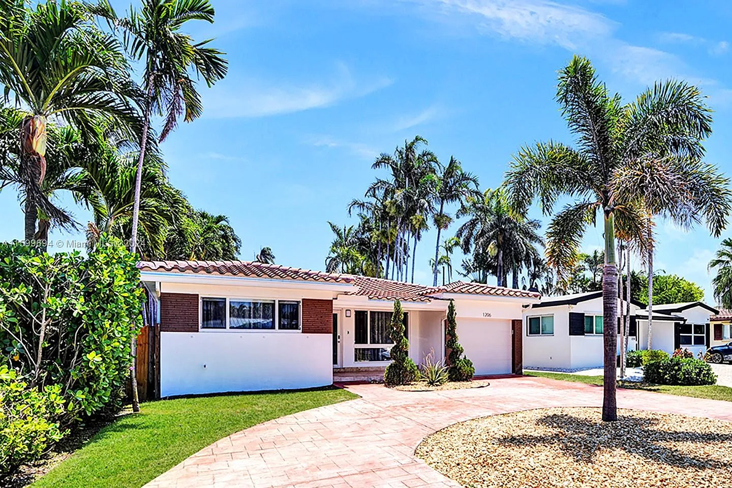 Hollywood Lakes Section — Photo 4