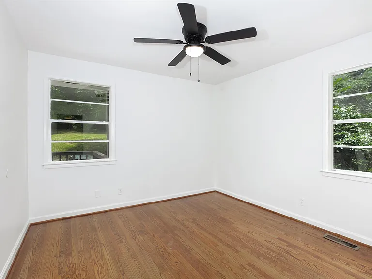 724 Rose Dr — Photo 20