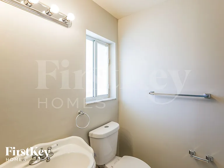 13921 SW 173rd Ter — Photo 13