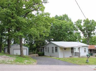 20073 Lakeview Ave, Warsaw, MO 65355