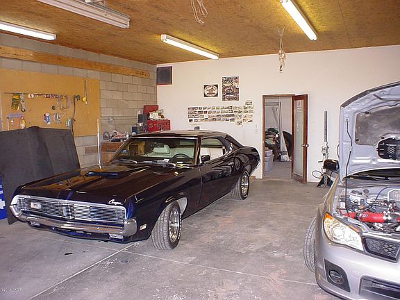 Frame puller bay