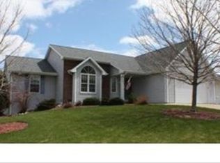 926 Lake Largo Dr, Green Bay, WI 54311