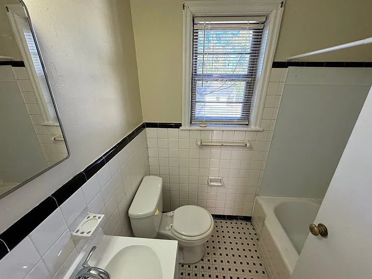 723B Lawton Dr #B — Photo 6