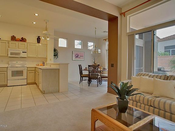 5th image of 909 E Sedona Pl