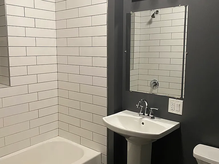 8210 S Langley Ave #3 — Photo 4