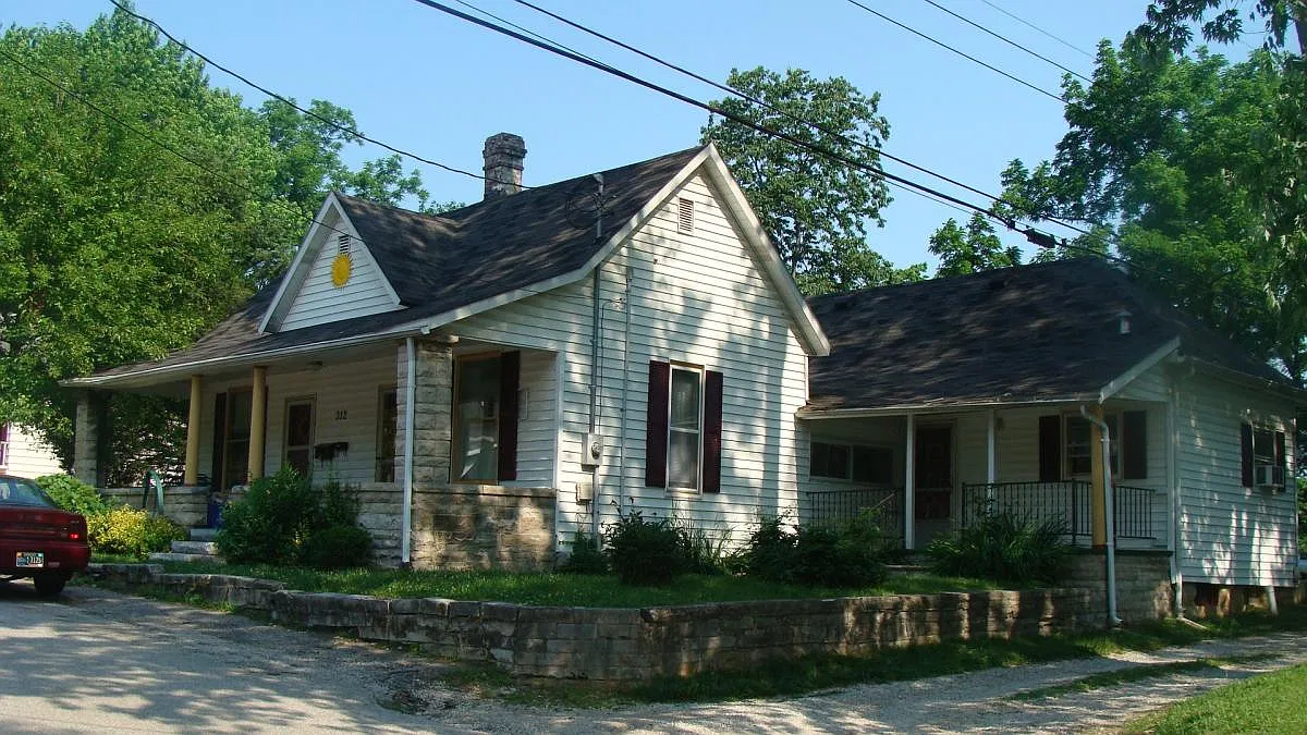 4 bed, 1680 sqft, $2,400 — Photo 4