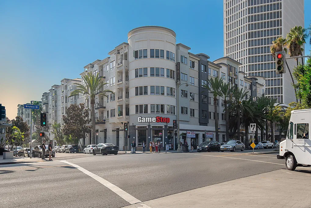 5600 Wilshire — Photo 3