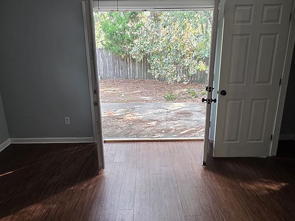 5th image of 1259 Orange Ave E