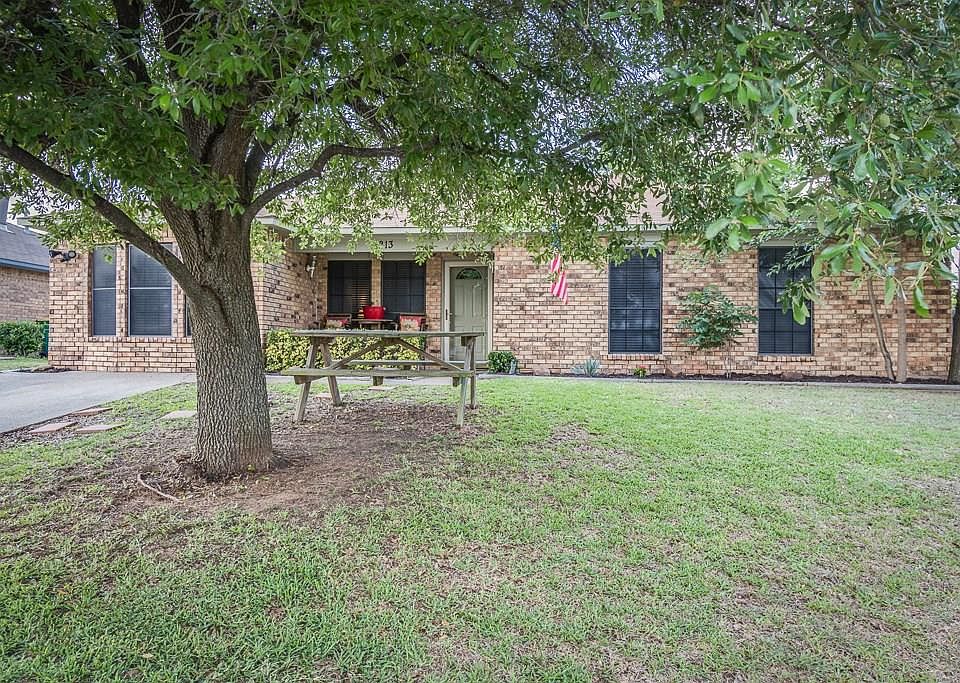 1st image of 213 Tejas Dr