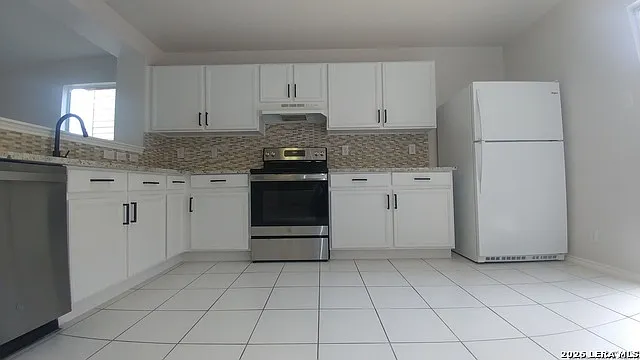 111 Cindy Lou Dr — Photo 5