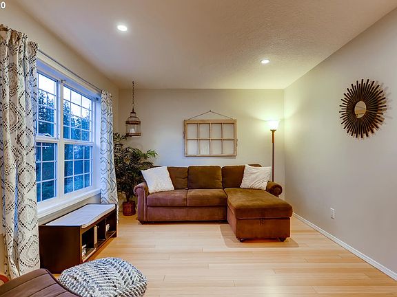 5th image of 9103 NE 79th Ct