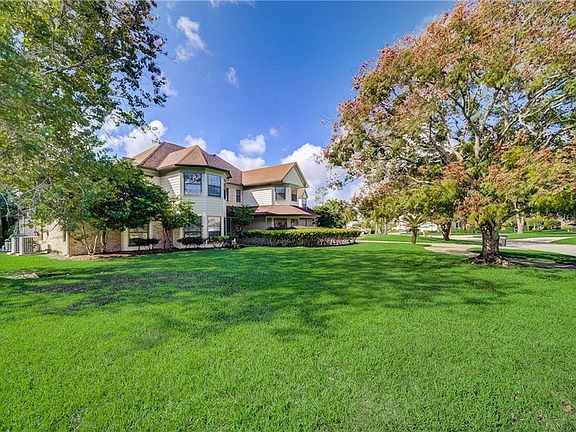 5th image of 5 Lake Vista Way