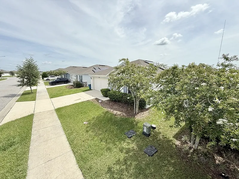 3 bed, 2.0 bath, 1405 sqft, $1,895 — Photo 4