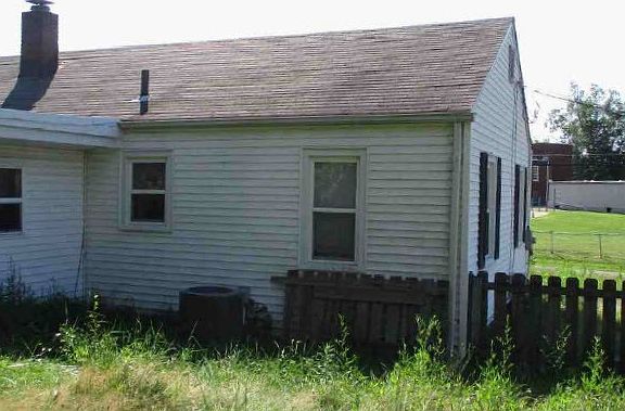 3rd image of 55 E Long Lake Blvd