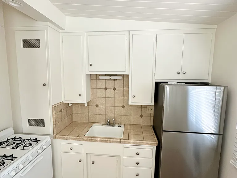 617 W California Ave #H — Photo 3