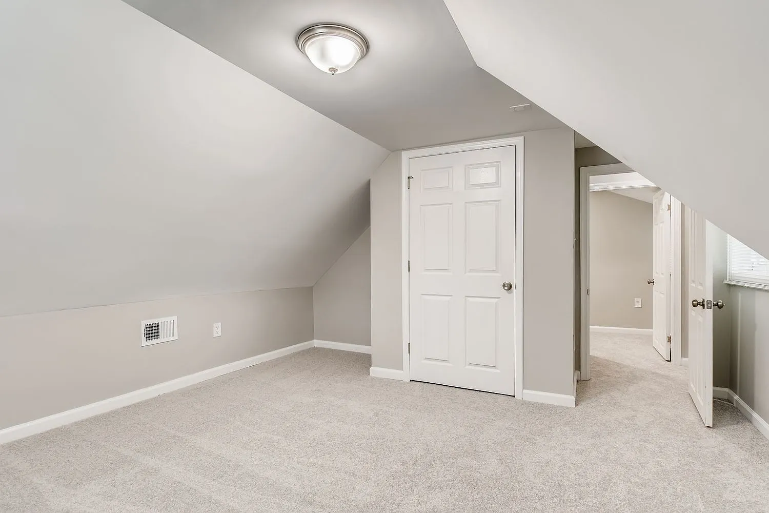 322 Superior St - 1 — Photo 3