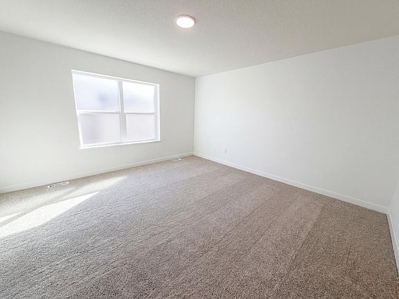 4th image of 26573 8th St W