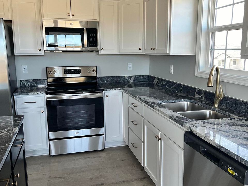 2nd image of 141 Stillwater Dr