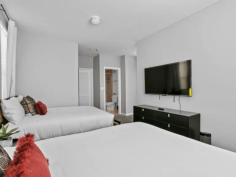2249 W Monroe St #4 — Photo 19
