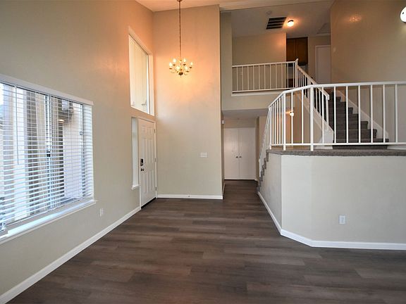 3rd image of 5901 Sawyer Cir