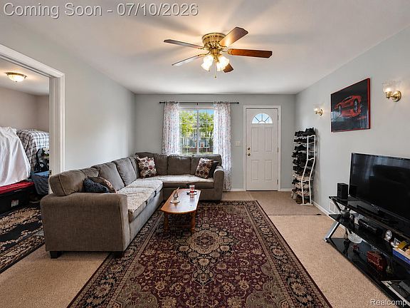 4th image of 2461 Andrus St