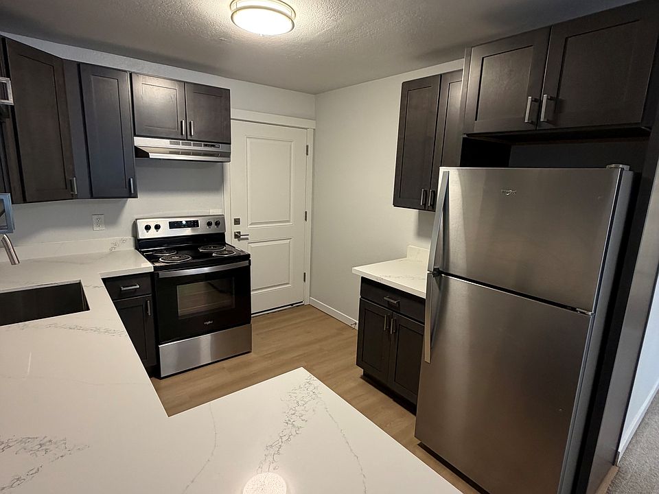 1st image of 808 Main St #202