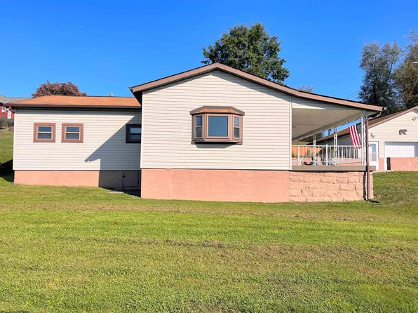 509 W Wilford St, Grafton, WV 26354