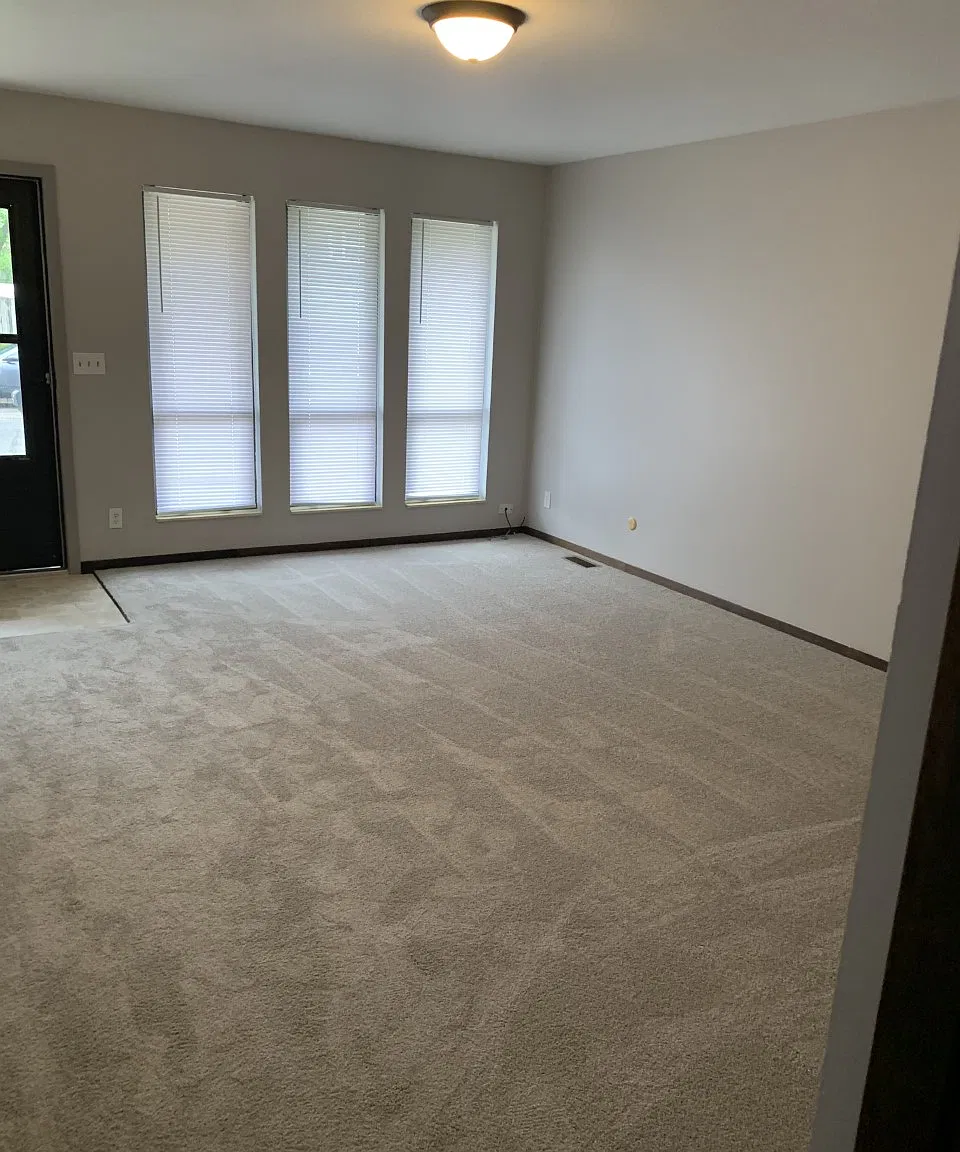 3 bed, 1600 sqft, $1,450 — Photo 2