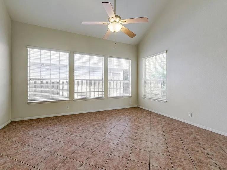 5102 Caswell Ave — Photo 12