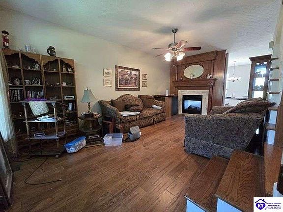 4th image of 1180 Wooden Ln