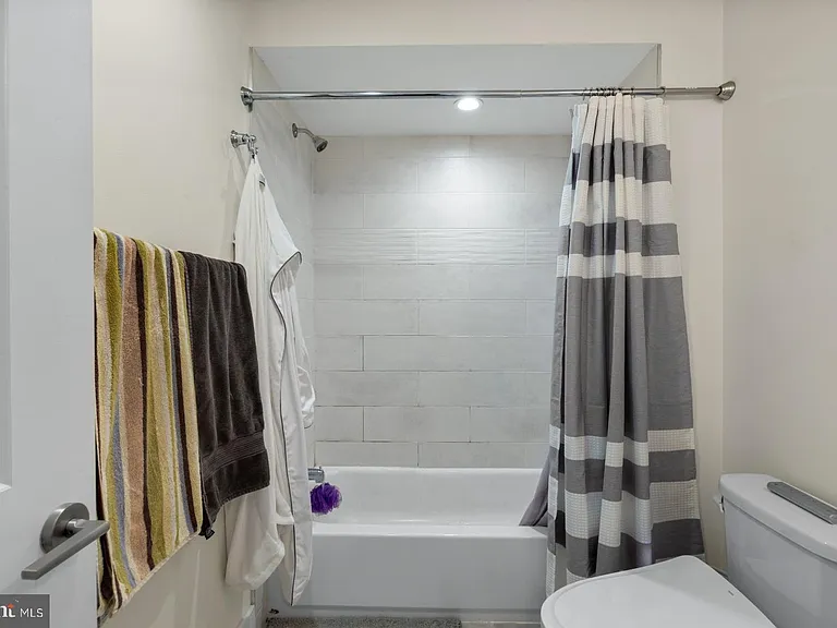 834 N 19th St #3 — Photo 26