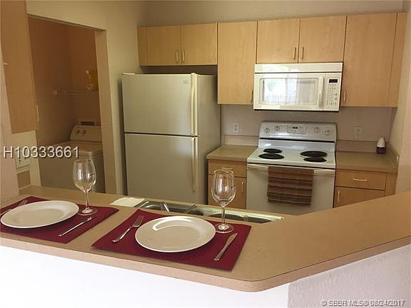 3rd image of 2603 Belmont Ln #2603