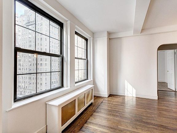 3rd image of 15 Park Ave APT 7A