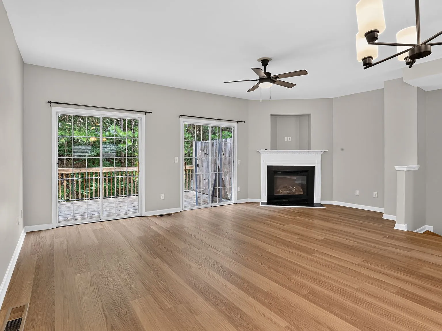 3 bed, 3.5 bath, 1496 sqft, $2,250 — Photo 3