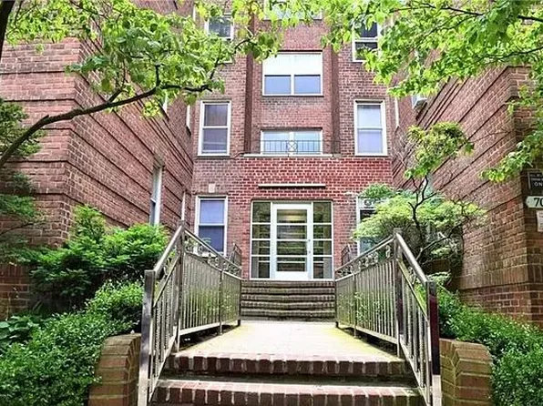 702 Kathleen Place image 1 of 21